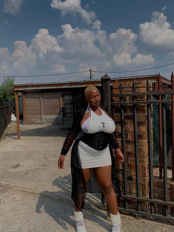 KizzJay12's tweet photo. If you know her name trust me heaven is not for you 😭😂😂😂😂 https://t.co/Z4F8Fak3Sl
