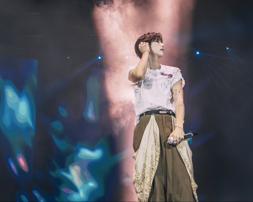 Mark Tuan Official tweet media