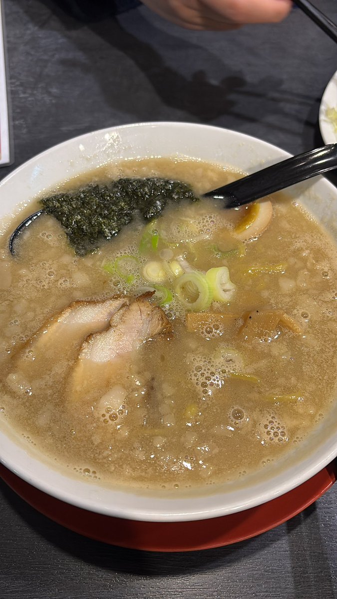 Hanbunneteimasu's tweet photo. 極上背脂ラーメン🍜 https://t.co/nIvIABVPH9