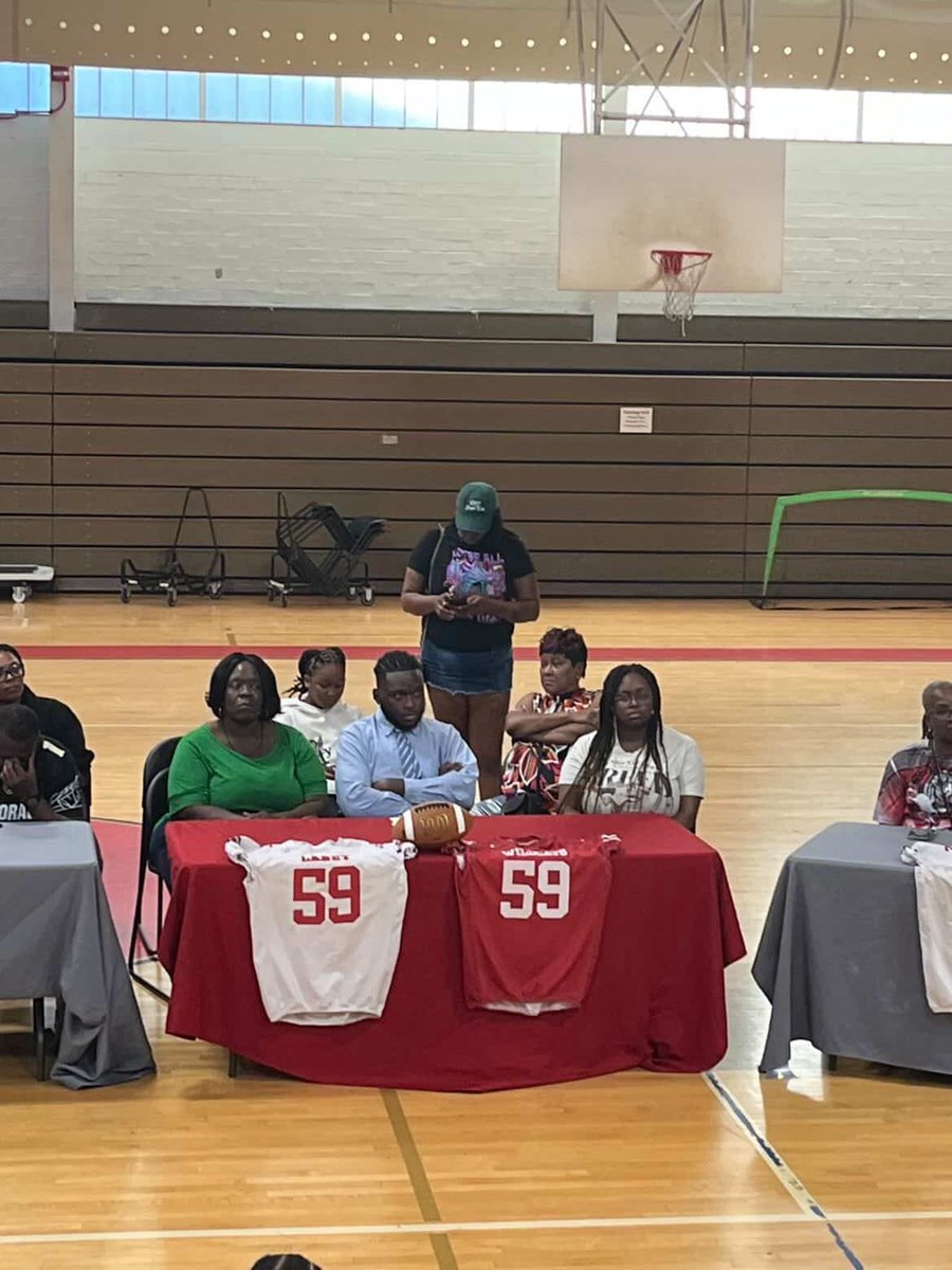 Lucy C. Laney Football tweet media