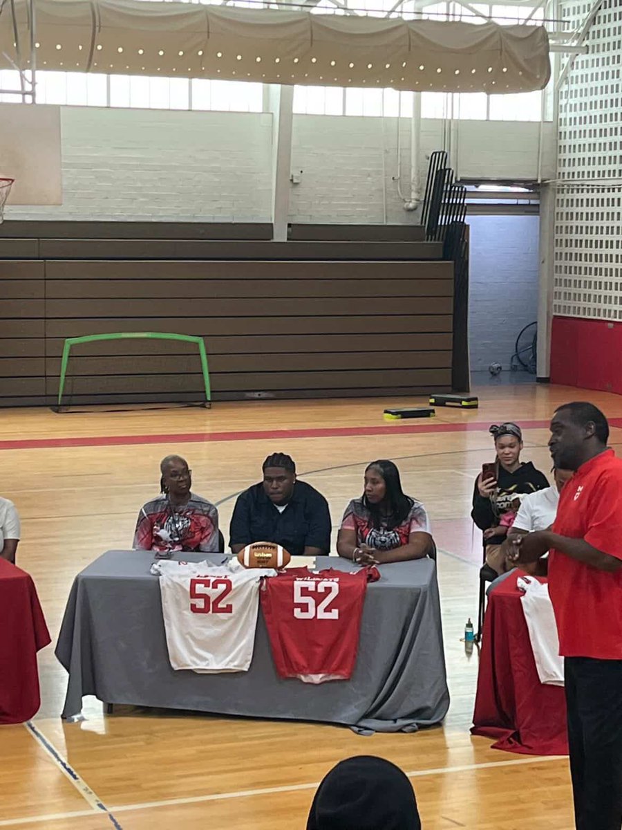 Lucy C. Laney Football tweet media