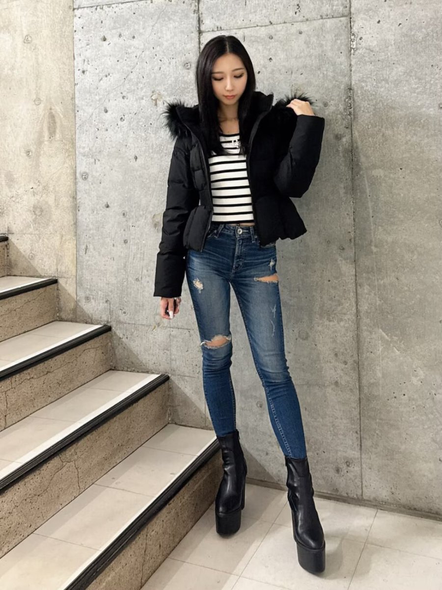 met_denim's tweet photo. 美人店員のhinanoさん https://t.co/4UhaS3oBfS