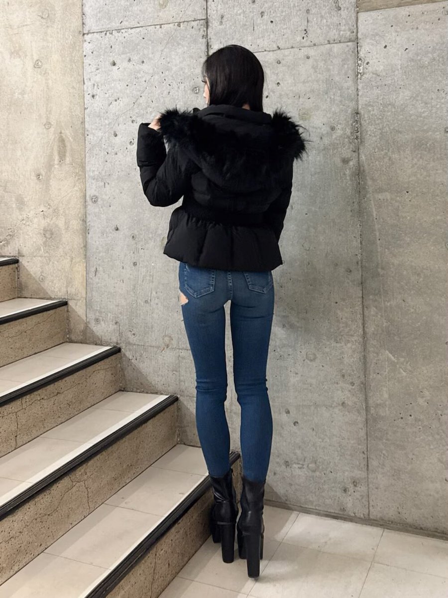 met_denim's tweet photo. 美人店員のhinanoさん https://t.co/4UhaS3oBfS