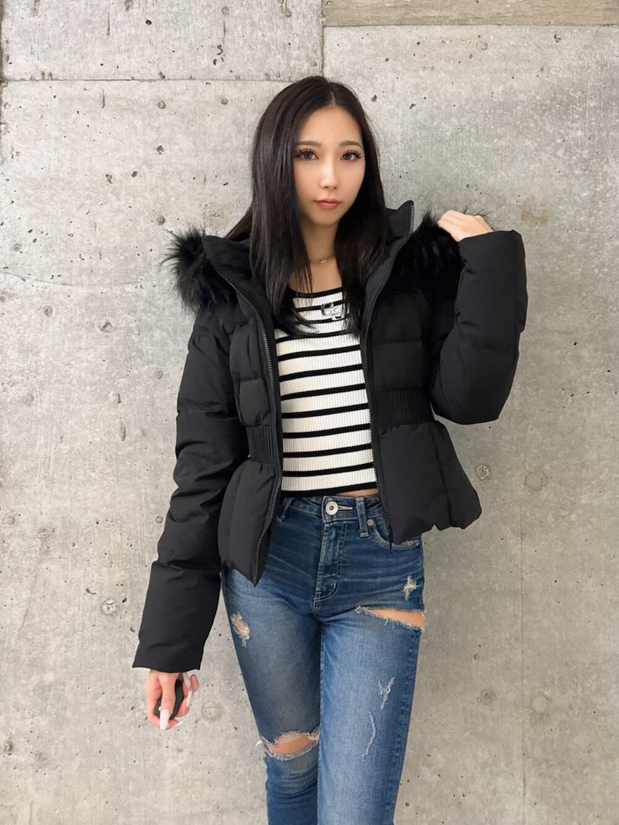 met_denim's tweet photo. 美人店員のhinanoさん https://t.co/4UhaS3oBfS