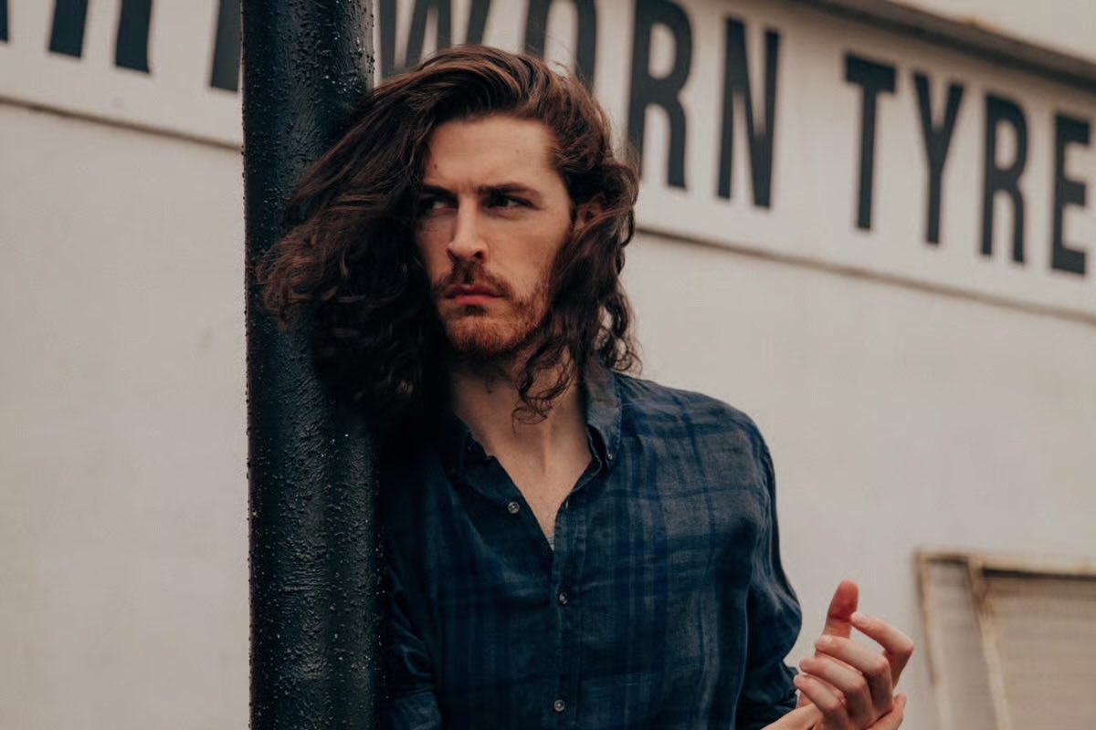 wallpassjournal's tweet photo. 🚨UPDATE: In response to the sanctions imposed by FIFA and CAS over the forged documents scandal involving the naturalization of players by the Football Association of Malaysia (FAM), Hozier has reportedly been asked by TMJ to change the title of his song “Take Me to Church” to “Take Me to Court”