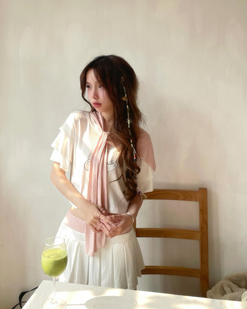 robertavjb tweet media