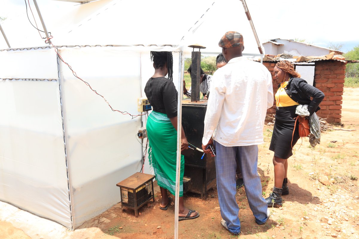 KenyaInades's tweet photo. 𝐄𝐯𝐞𝐫𝐲 𝐡𝐚𝐫𝐯𝐞𝐬𝐭 𝐡𝐚𝐬 𝐚 𝐬𝐭𝐨𝐫𝐲 𝐚𝐧𝐝 𝐟𝐨𝐫 𝐦𝐚𝐧𝐲 𝐟𝐚𝐫𝐦𝐞𝐫𝐬, 𝐢𝐭 𝐛𝐞𝐠𝐢𝐧𝐬 𝐰𝐢𝐭𝐡 𝐚 𝐝𝐨𝐧𝐤𝐞𝐲.
We facilitated a learning visit where donkey-owning farmers were trained on solar drying and value addition to reduce post-harvest losses. https://t.co/zStEwqaZDW