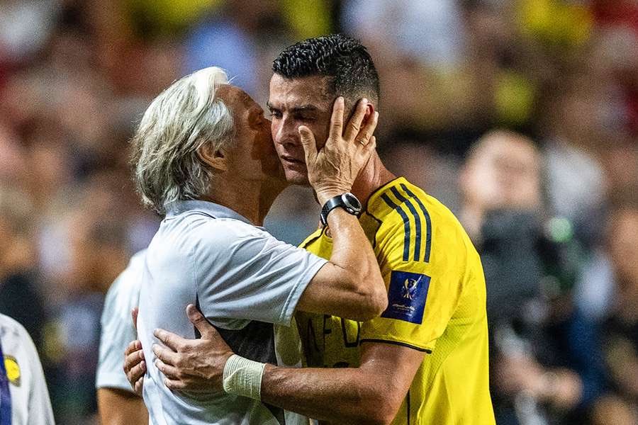 🚨 Jorge Jesus: “After tests, we see the injury suffered by Cristiano Ronaldo was more serious than expected”.

“Cristiano will now travel to Spain, like other players who went for treatment when they were injured. His injury required treatment in Madrid with his personal