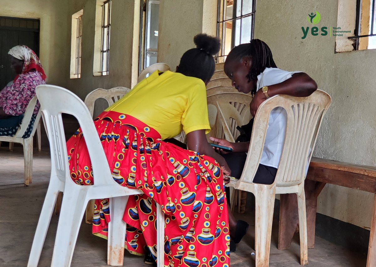 YesBusia tweet media