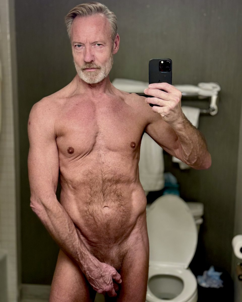 Stud 54 🕺🏼🪩 tweet media