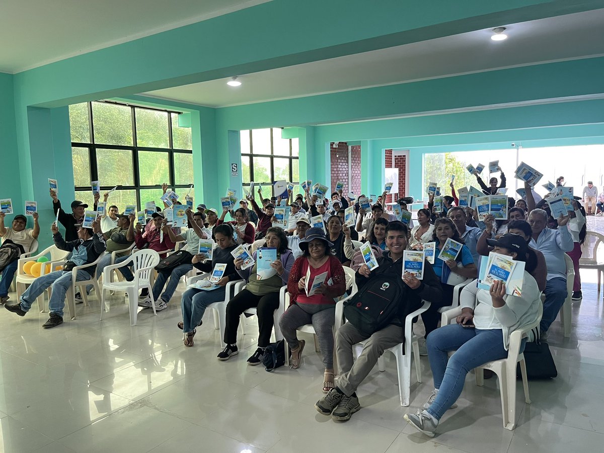 nuage_met's tweet photo. Detrás de cada taza de #café también hay ciencia del #tiempo y del #clima

Un espacio para dialogar sobre cómo las condiciones meteorológicas acompañan el desarrollo de los cultivos y las actividades alrededor de ella en el norte de #Cajamarca ☕🌱🌦️

(Ausente en X) 🙏🏽 https://t.co/Pet0BAaGnO