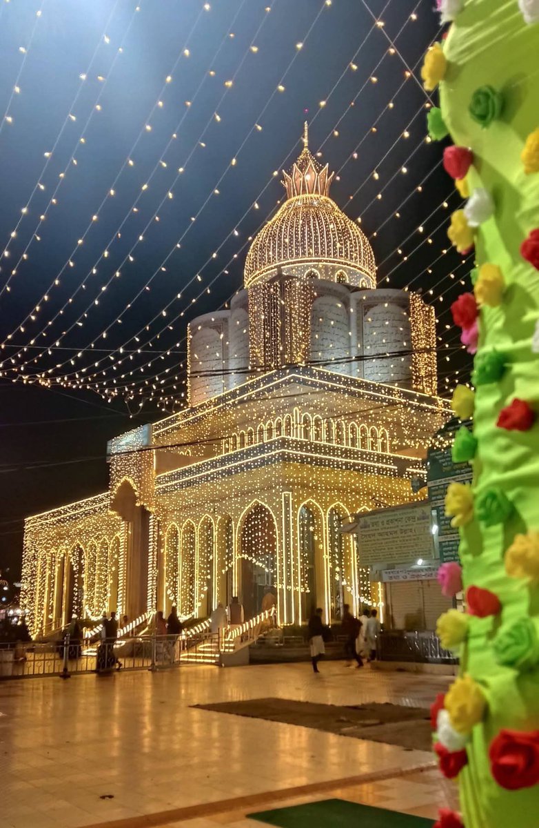 Sufi_Center's tweet photo. “নিজের হা���ে পাকাইয়া খাইও। পরের হাতের পাক খাইওনা। আমাকে নিরীক্ষণ করো। আমি বার মাস রোজা রাখি, তুমিও রোজা রাখিও।”
—হযরত গাউছুল আজম #মাইজভান্ডারী (কঃ)

#মাইজভান্ডার #Maizbhandar #Maizbhandari #Ramadan #Quotes #Sufism #Islam https://t.co/0P8kXn3W13