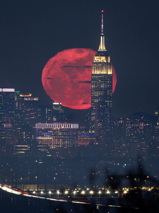 PurpleSugarSpa's tweet photo. Oh what a beauty! Photo taken from New Jersey https://t.co/FTxfZT2oxz