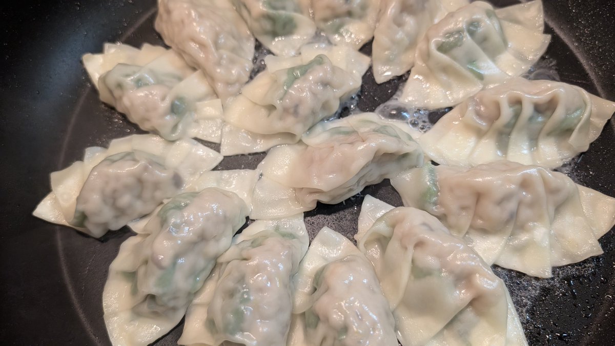 大好きなしそ餃子作った。
美味しすぎるからみんなにも
食べてもらいたい🥟