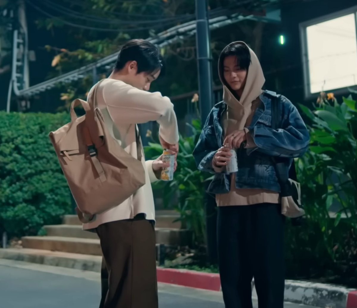 maddie 🍓🍷 tweet media