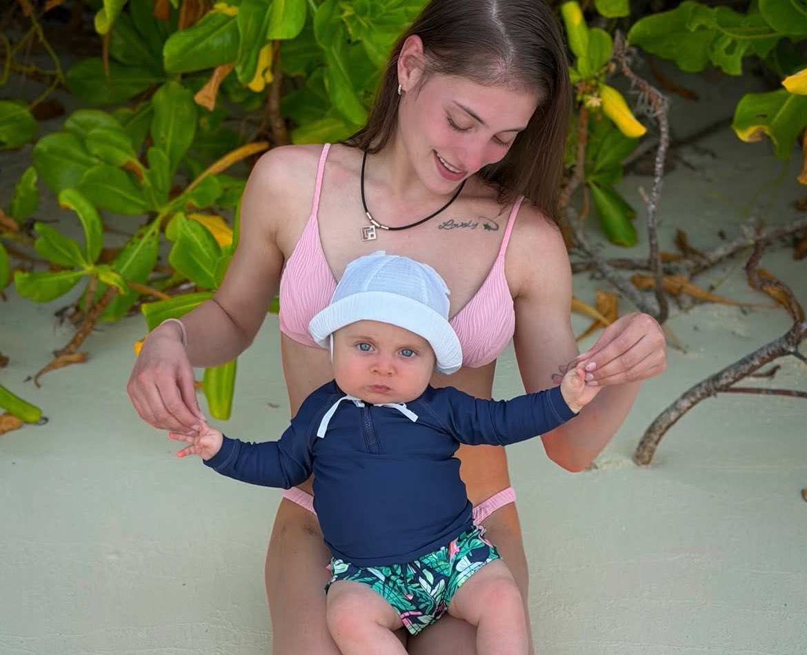 missingmarinh's tweet photo. Alionas baby has such a grown face😭🩷 so cute https://t.co/MqvrNNiTMe