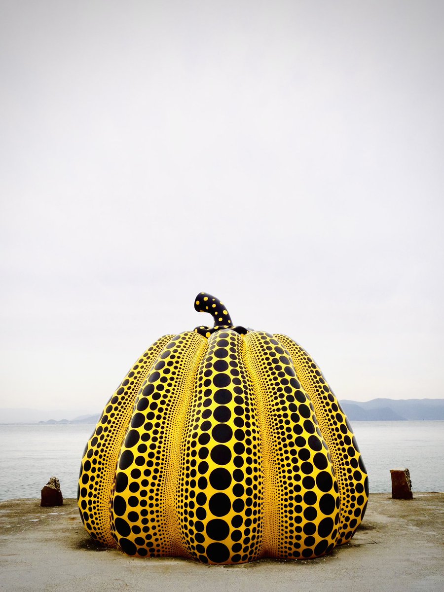 lazy_camera's tweet photo. 瀬戸内海に浮かぶ現代アートの島、直島に来てます。東京より寒い…。でもアートと���がいっぱいで楽しい。 https://t.co/ElsE5CHlXj