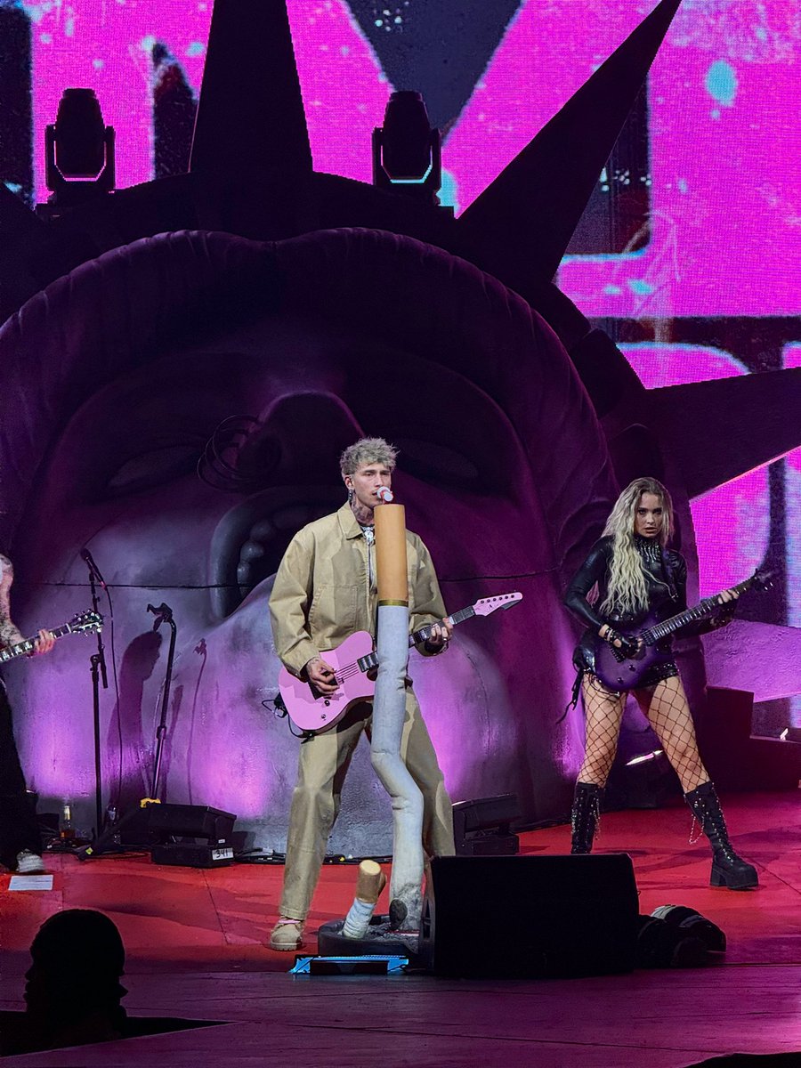 Mollie🌷 tweet media