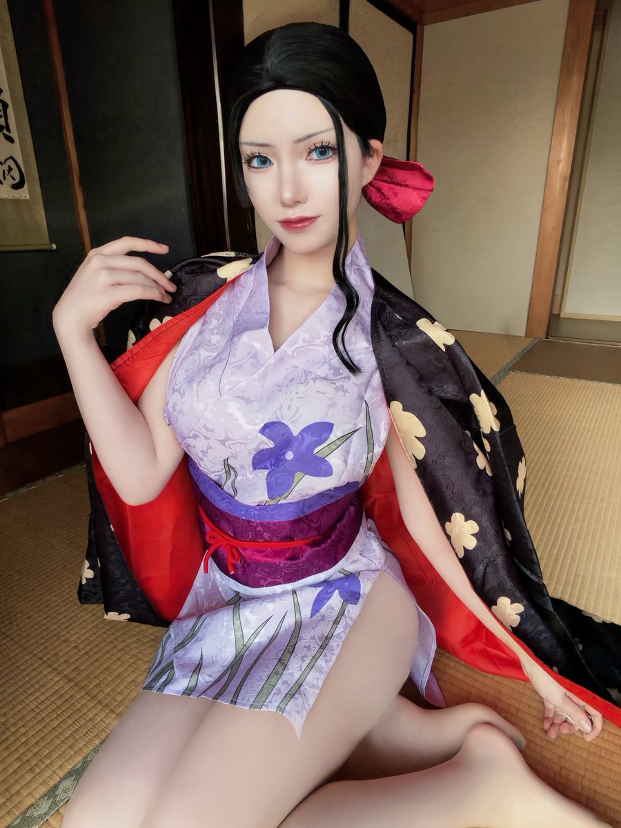 O8sum1's tweet photo. #cosplay 
⠀
ONEPIECE / Nico Robin https://t.co/9nGXn8FjhG