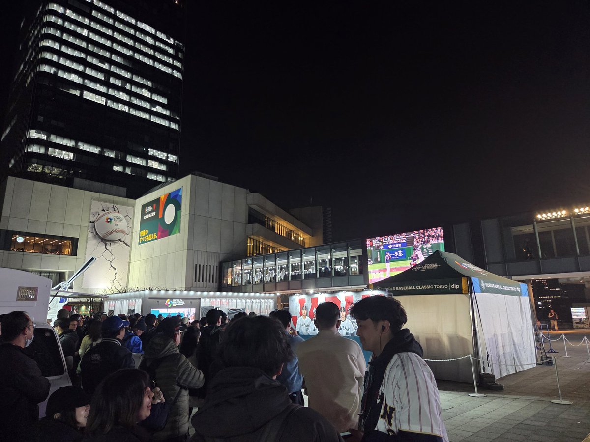 katsu8477's tweet photo. スカイツリーのパブリックビューイングでマッキーのフォアボールが見れたの奇跡 #sbhwks https://t.co/8eDvzwrSLt