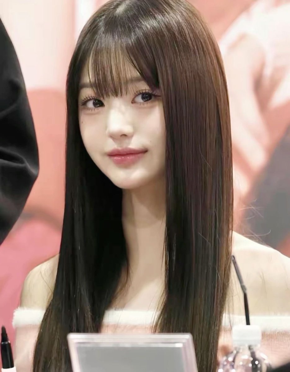 ebitenmania's tweet photo. にょん姫の黒髪ストレート好きすぎる、幅広チークに濃いめの涙袋メイクもかわいいい https://t.co/lopQpasB6k