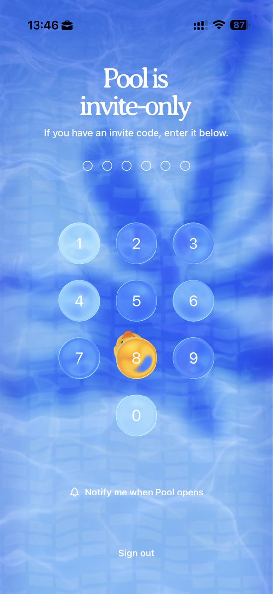 Pool looks so cool. 
Let me in!