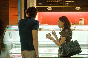 PinaysInShowbiz's tweet image. #FlashbackFriday Circa 2009, #DongYan was Spotted having ice cream. Soooo basically, enjoy ka lang #KathrynBernardo. No matter how busy you get, make time for yourself to live &amp;amp; have a normal life doing regular things. That's All Folks! 😊🍦🍨❤️