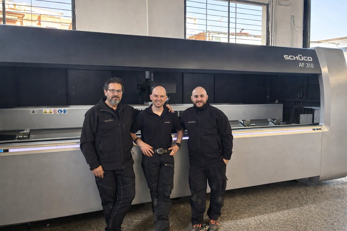 Instalamos una nueva Schüco AF310 en Jaén para Rubio Gámez.
Más precisión, más eficiencia y un salto enorme en automatización.
Tecnología alemana, resultados premium. 
#Schüco #Aluminio #Innovación