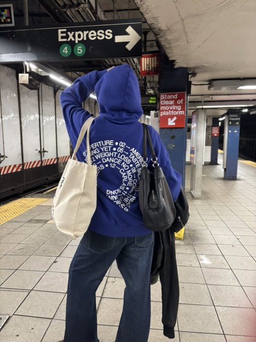 i want this hoodie so bad