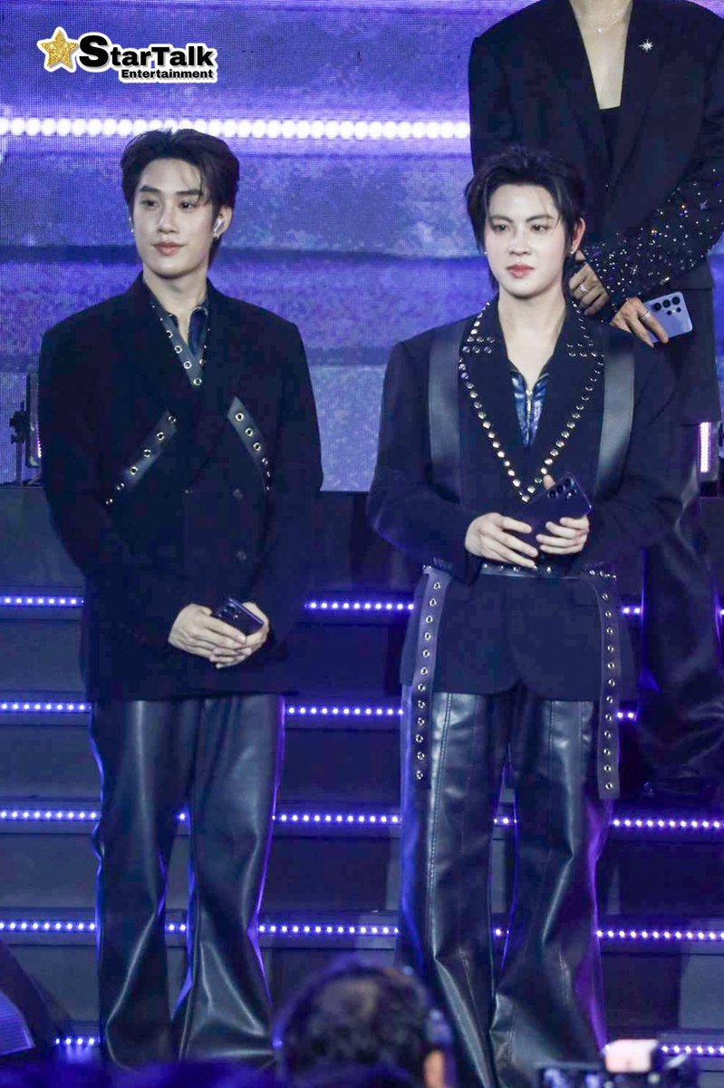startalkent's tweet photo. “เติ้ล-เฟิร์สวัน” ร่วมเปิดประสบการณ์ฟินสุดใจไปกับงาน“Beyond the Galaxy” แท็กทีมเสิร์ฟโมเมนต์สุดเอ็กซ์คลูซีฟ  ✨🌌

S26 ULTRA X TLEFIRSTONE 
#GalaxyxTleFirstone 
#TleFirstone #เติ้ลเฟิร์สวัน
#beyondthegalaxy #TeamGalaxy https://t.co/XAPUCiIab0