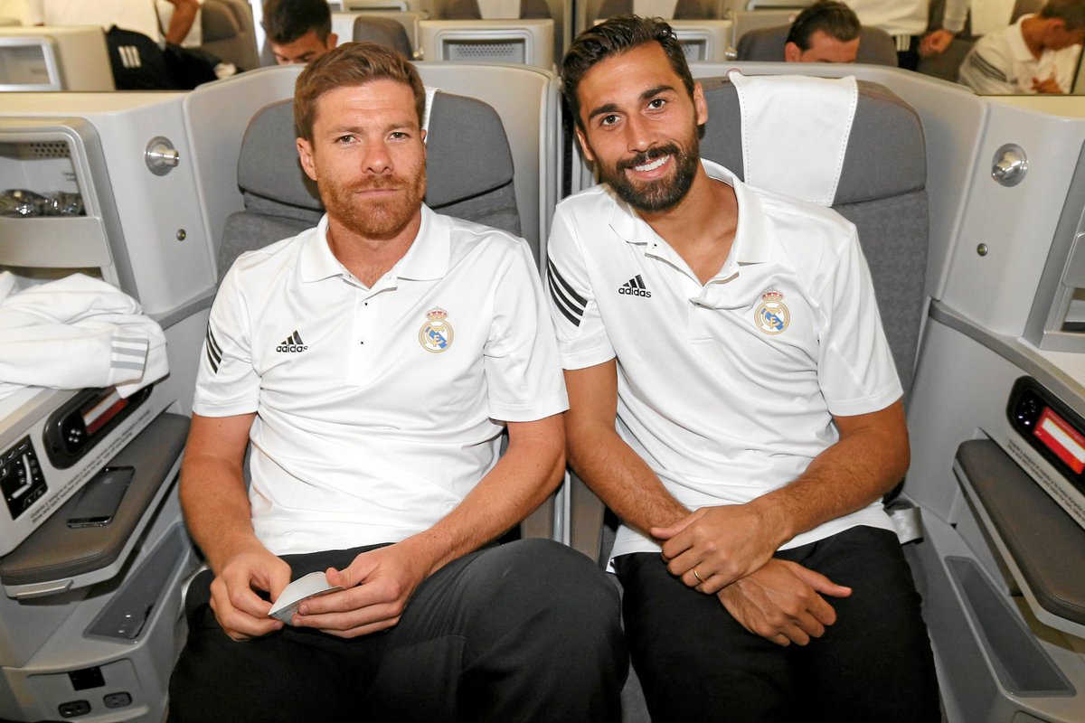 SrNaninho's tweet photo. 🚨 MIGUEL TORRES (canterano madridista): "A Xabi Alonso no se le ha dejado tiempo para trabajar. A Arbeloa le ha llegado la posibilidad de poder entrenar al primer equipo más por la lealtad que tiene con el club y por la relación personal que tiene con Florentino Pérez, que por sus capacidades. Esa es la realidad"

(@TheObjective_es)