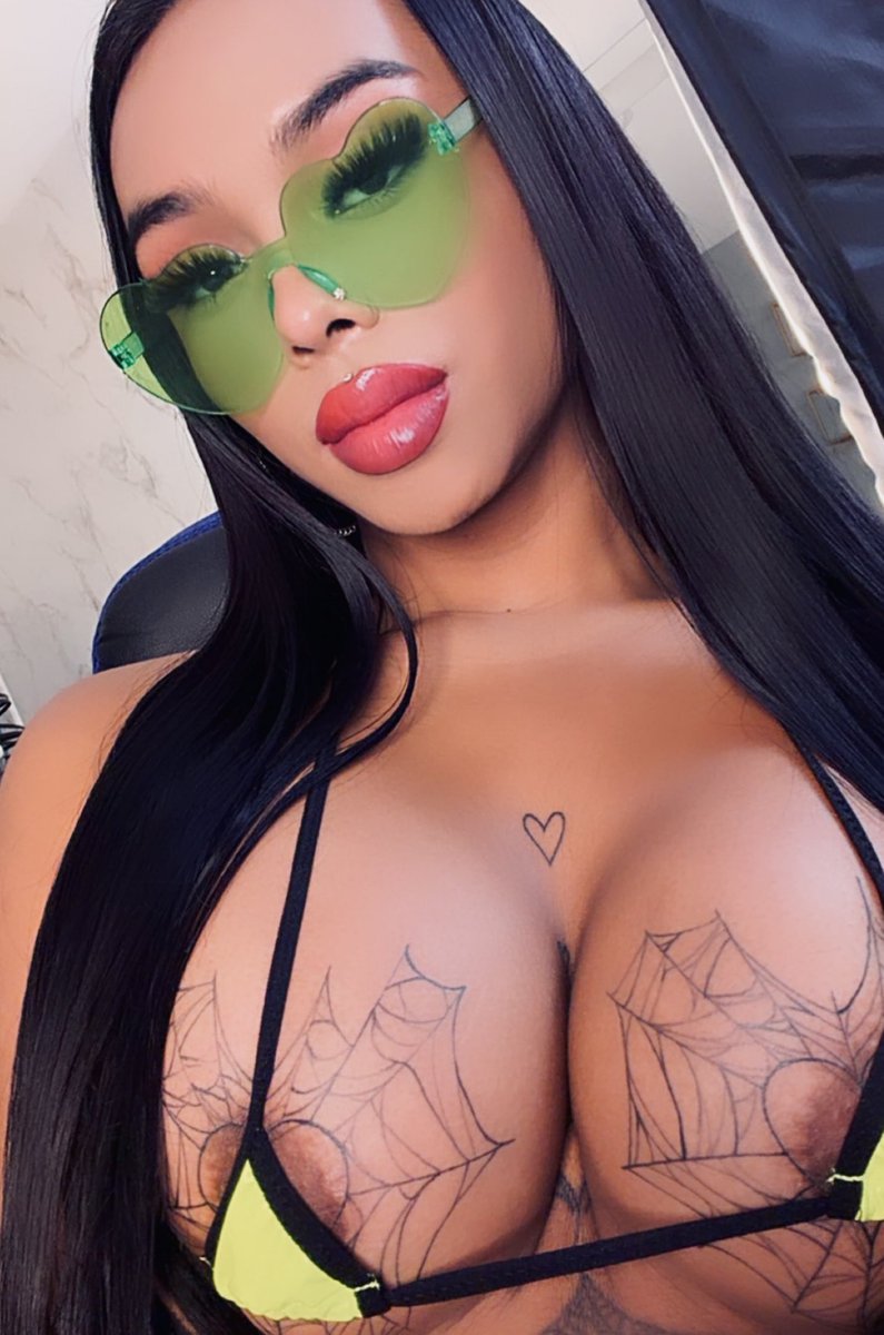 Tinaqueen_noa tweet media