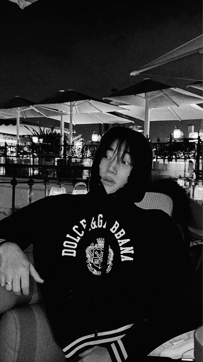 ⁫ ⁫ ⁫ ⁫ ⁫ ‿◞ 𝒐𝒍𝒅 𝓯𝒂͟𝒔͟𝒉͟𝒊͟𝒐͟𝒏͟𝒆𝒅. ֪ 🥃 tweet media