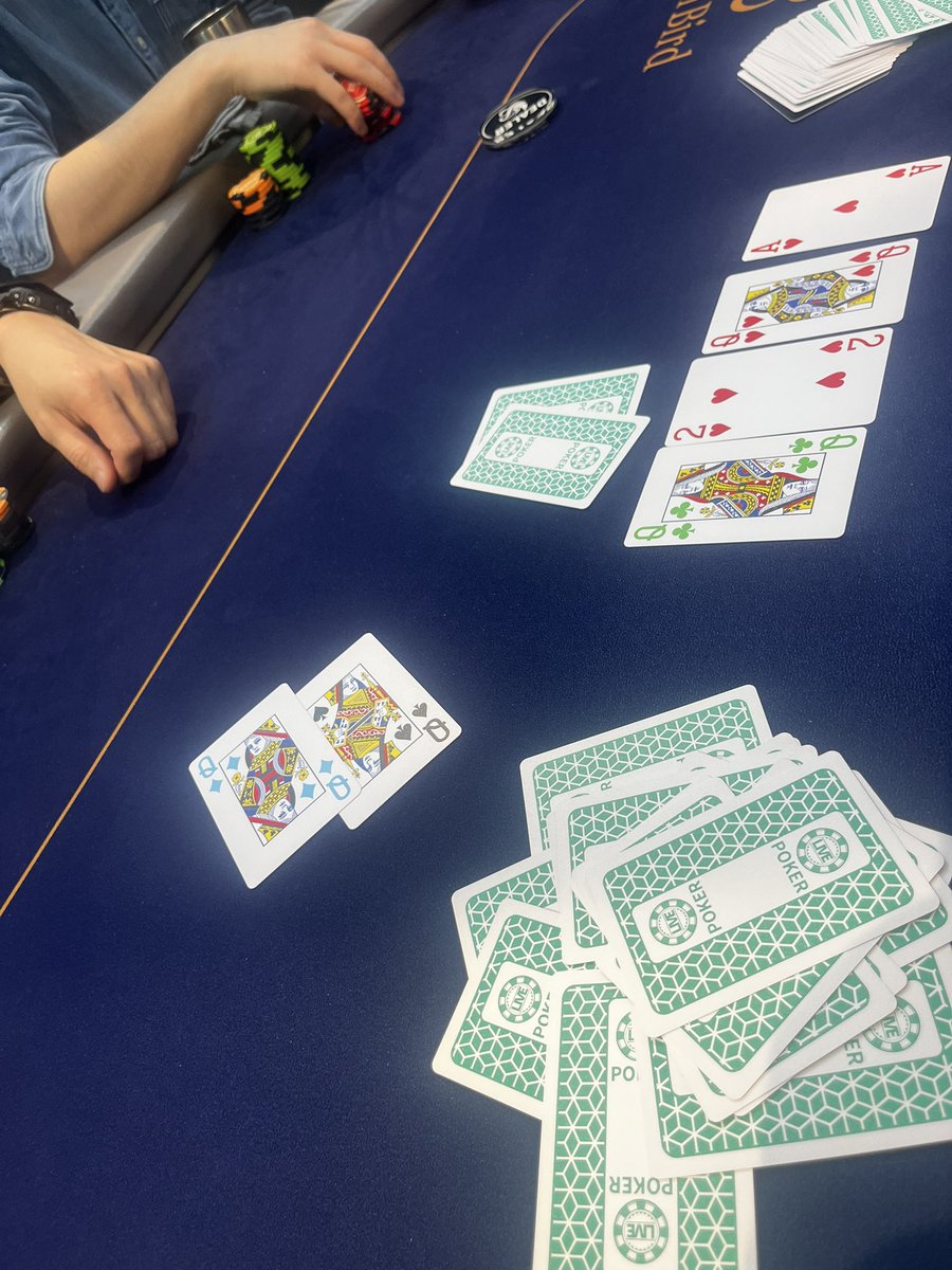 たべちー tweet media