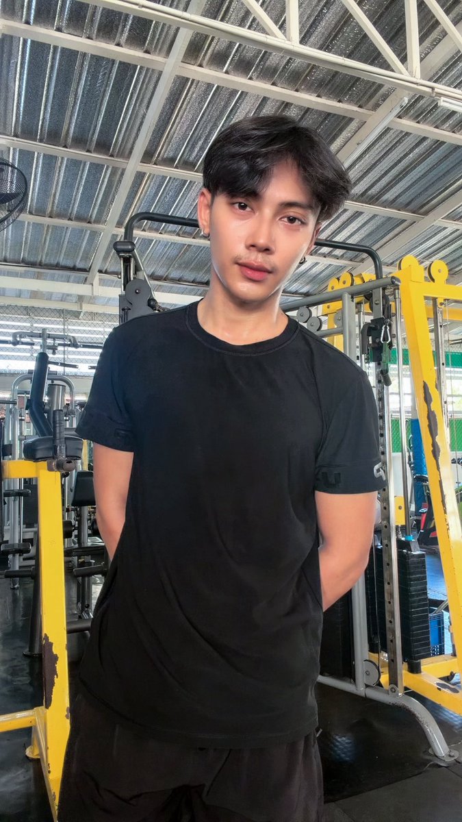 N O B I . T O E Y tweet media