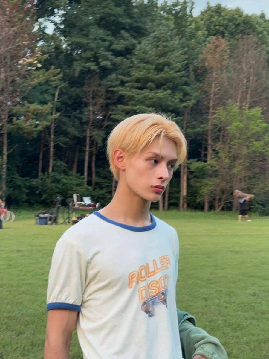 awan☁️ tweet media