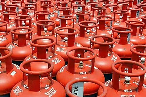 CryptooIndia's tweet photo. BREAKING: 🇮🇳India asks refiners to boost production of LPG amid Gulf crisis. https://t.co/1EjTmpGxOu