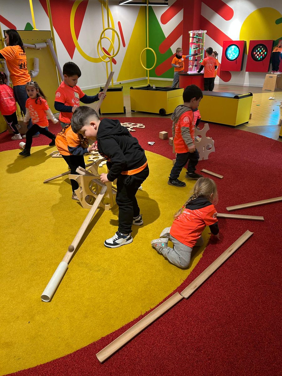 Escola la Parellada tweet media