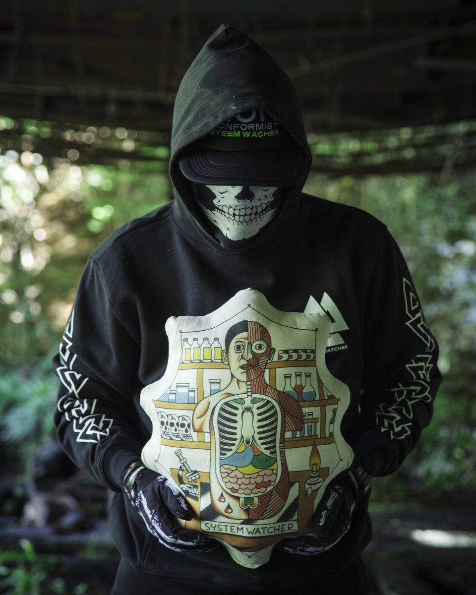 system_watcher's tweet photo. 「MAD SCIENCE CUSHION」発売です！
歪な形で可愛い仕上がりになっております。
是非よろしくお願いします！！ https://t.co/RoJyB0drVe