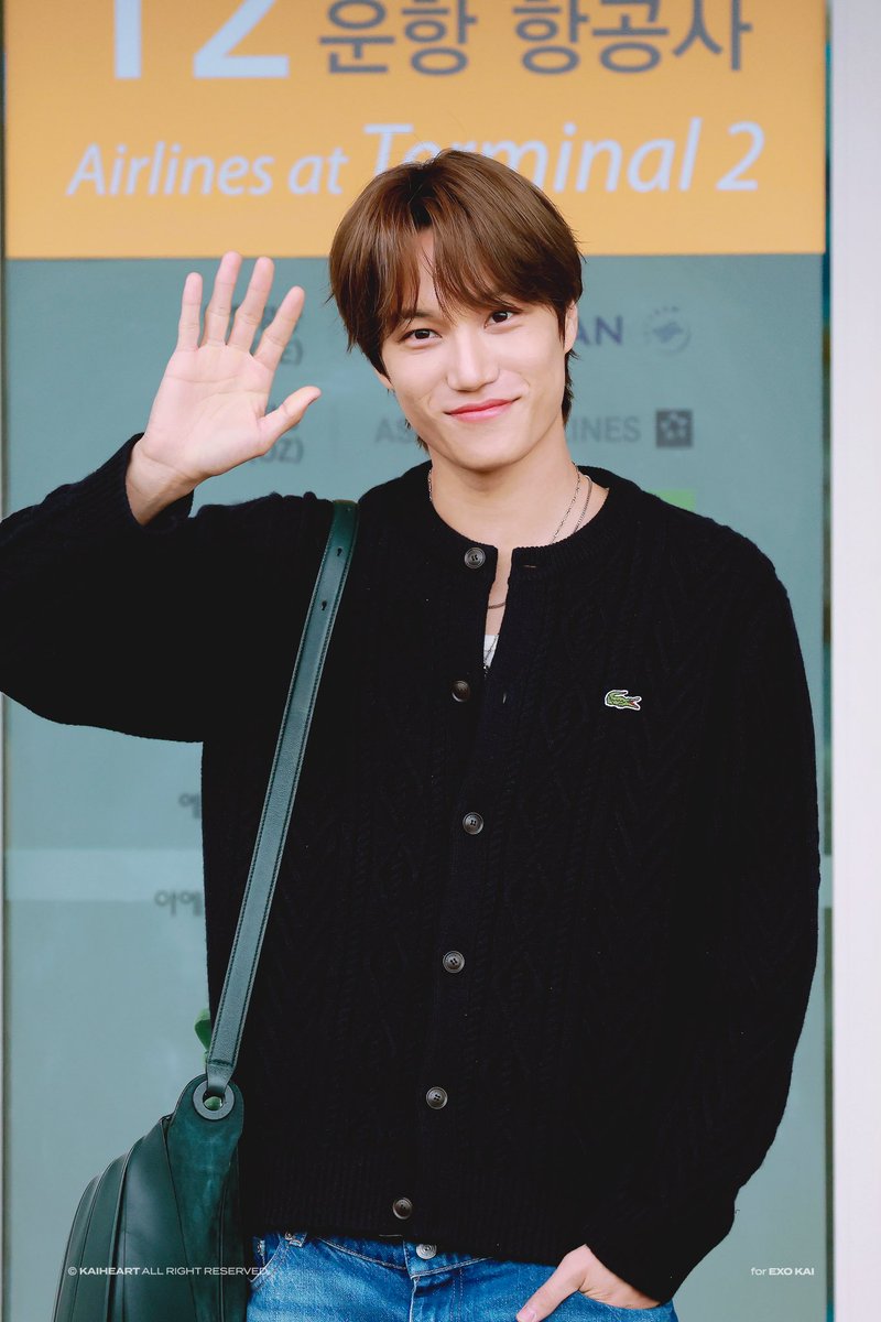 KAI_HEART_114's tweet photo. 260306 ICN 

#KAI #카이 #종인 #엑소카이
@weareoneEXO
#KAIxLacoste 
#ParisFashionWeek https://t.co/hcR0qXptbE