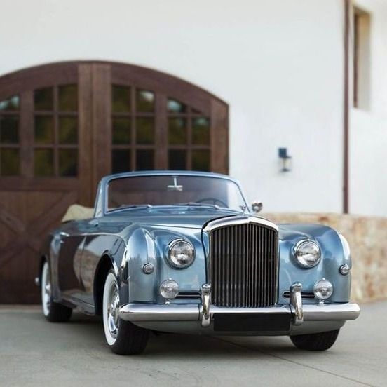 Retromania4ever's tweet image. 💂‍♀️🇬🇧💂‍♀️ 1956 #Bentley S1 Continental Drophead Coupe Park Ward