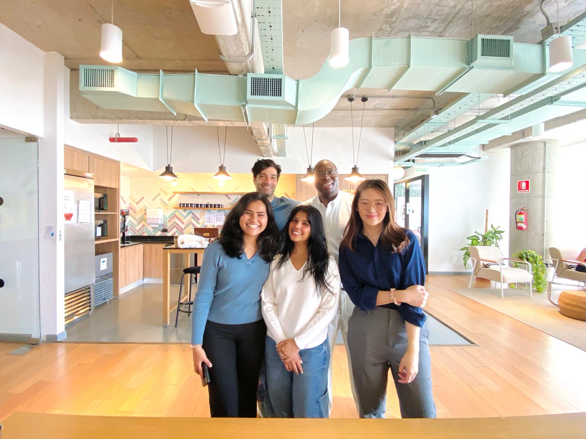 getbasilic's tweet photo. This week we hosted MBA students from @CarnegieMellon in Buenos Aires working on @getbasilic 
We discussed a simple reality:
banks, PSPs, FX desks and stablecoins are all great rails — they just don’t work together.
That’s the infrastructure problem we’re solving 🧑‍🔧 https://t.co/dY6B0yvBdN