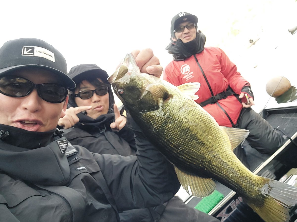 nakachaaan2's tweet image. 一日笑いながらの釣り。
気持ちも緩みっぱなしで。
そんな時はまぁハズすわけですが。
今回は諦めかけた「その時！」にヒット(喜)

寒くても釣りに行くしかない！と魚が教えてくれました😊
#テイルウォーク
#tailwalk 
#PR