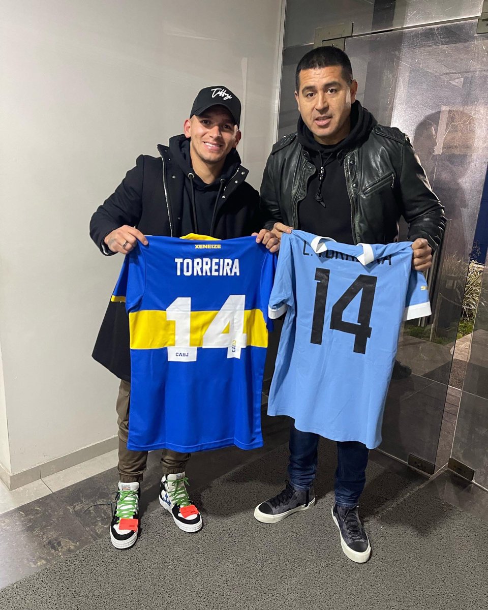 la12tuittera's tweet photo. 🇺🇾Lucas Torreira en @ElEspectadorUy

“Me cansé de decir que mi deseo es jugar en Boca. Pero juego donde me quieren. Y de Boca nadie me llamó nunca”.

🤔Tiene contrato hasta el 30/6/2028 en Galatasaray. https://t.co/kGlpEzbpjq