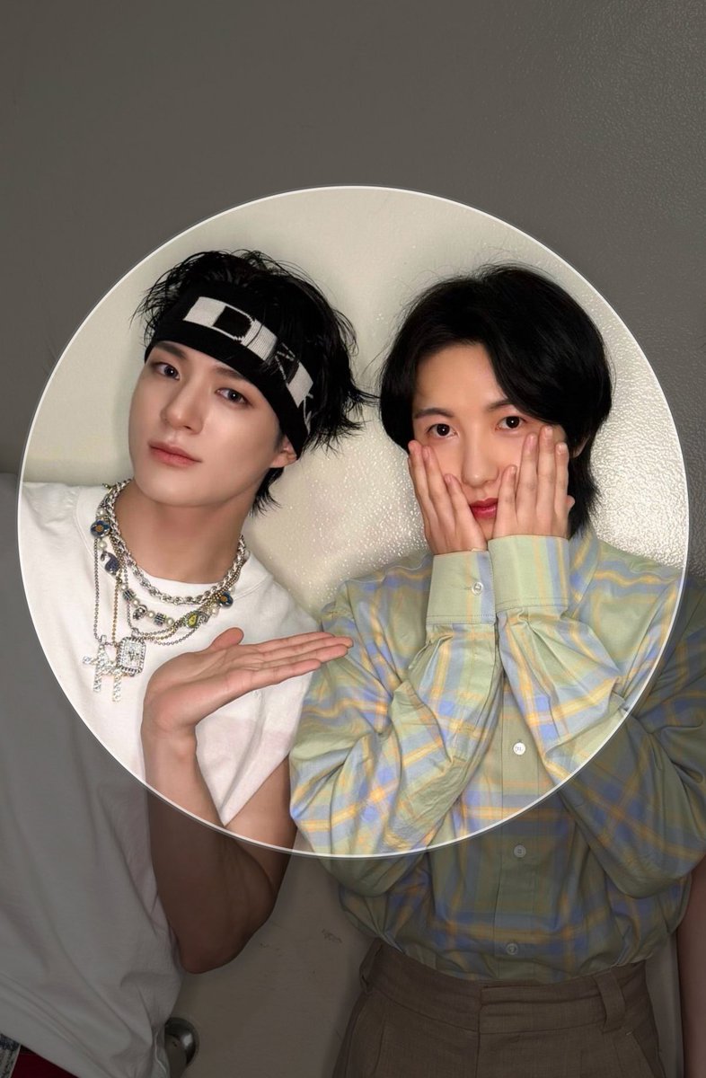norenminjun's tweet photo. guys help me choose my new pfp https://t.co/UeR2K5bNhV