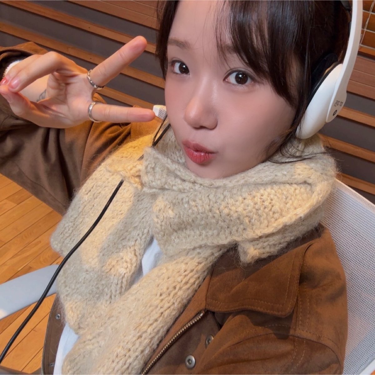 [📸] 260308 MBC FM4U #정오의희망곡김신영입니다

매주 일요일이 되면⁉️
유정이와 함께하는 정오의 희망곡🎶

남은 하루도, 새롭게 시작될 한 주도
행복 가득하길 바라요💛

#최유정 #CHOIYOOJUNG