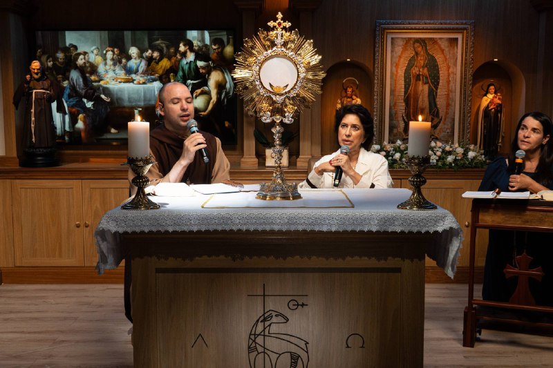 FreiGilsonCMES's tweet photo. O Rosário de hoje foi maravilhoso, com a presença da nossa querida Dra. Filó. Tenho certeza de que Deus falou profundamente ao seu coração.

Hoje meditamos sobre o zelo pela santidade. Como dizia Santa Teresinha:
“Não quero ser santa pela metade.”

Que todos nós possamos ter esse zelo, esse ardor pela santidade.

Até amanhã, se Deus quiser. Ainda teremos Rosário, e esperamos por você.

Agora me conta: qual momento mais te marcou hoje?