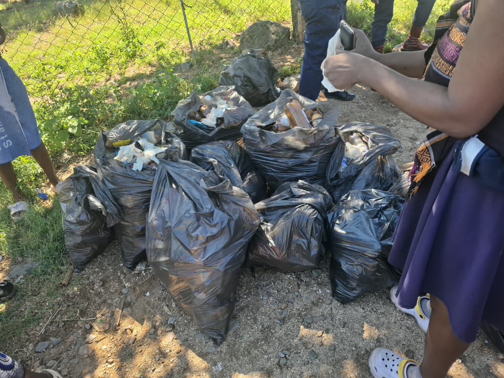 GwandaRural's tweet photo. 'Every sweep, every bin, every action counts' March 2026- Presidential Clean Up campaign in Ward 5- Vubachikwe Mine. https://t.co/BdBzyp2jcG