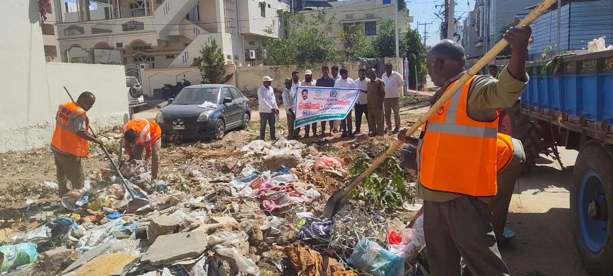 MC_Mahabubnagar's tweet photo. As part of the 99-Day #PrajapalanaPragatiPranalika (Public Governance – Progress Plan), officials emphasized that the ten themes of the action plan are highly beneficial for public welfare and urban development. 

Comprehensive and coordinated measures to ensure the effective and successful implementation of the program. During the event, several sanitation and civic improvement activities were carried out, including desiltation of drains 🛠️, IEC awareness programs on #cleanliness and waste management 📢♻️& cleaning of garbage from open plots 🧹🌿

These initiatives aim to promote clean surroundings, public awareness, and better citizen services, contributing towards a healthier and more sustainable city. ✨🏙️

#PrajapalanaPragatiPranalika #99DaysActionPlan #swachhsurvekshan2025 #TelanganaRising2047 #PublicGovernance #TelanganaDevelopment #PeopleFirstGovernance
@RoopaMishra77 @SwachhBharatGov @SwachhBharat
@MoHUA_India @palamuru @tksreedevi @cdmatelangana @tgmepma @Collector_MBNR
@ACLB_MBNR @SBMU_Telangana @ecowarriorind