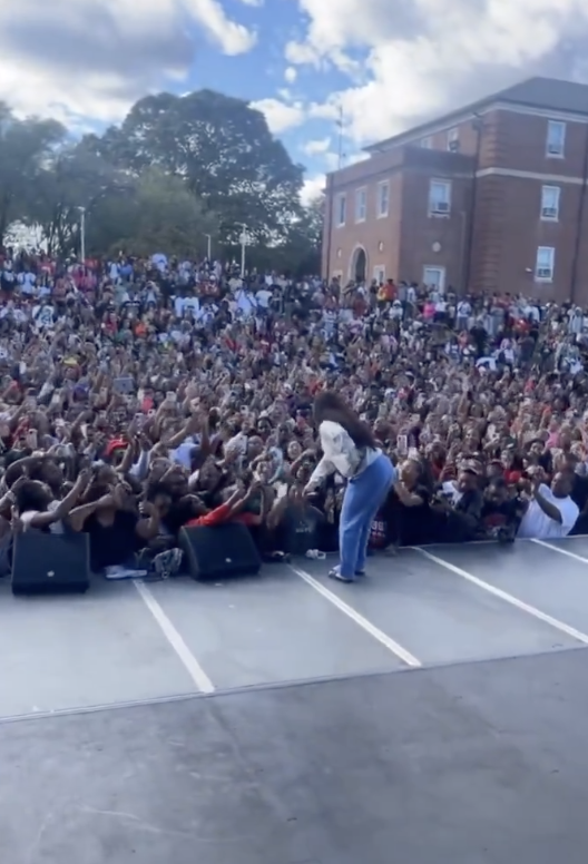 Rolling Stone tweet media